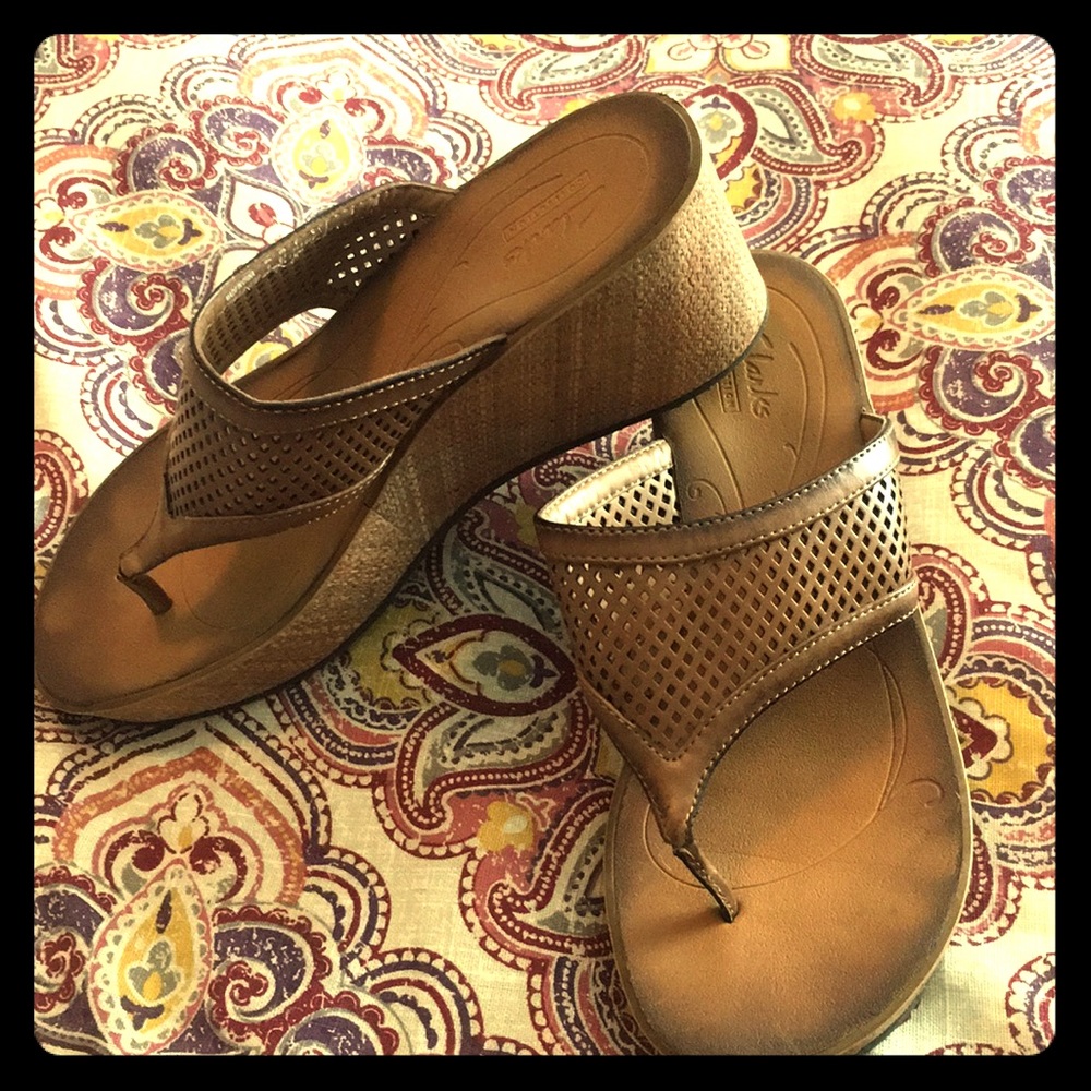 Clark’s Collection Wedge Sandals Size 8.5